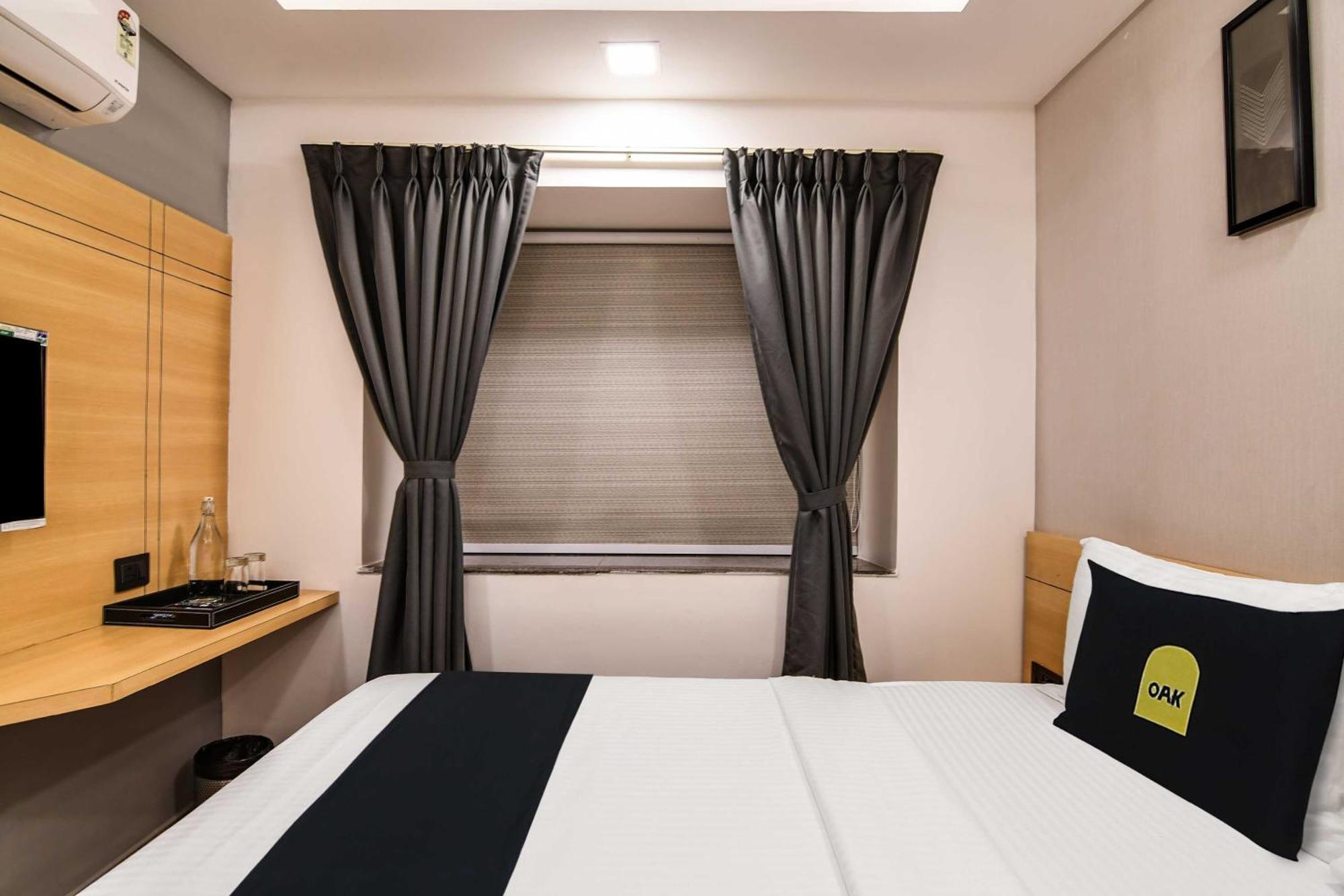 Super Townhouse Oak Sayhallo Ecstasy 布巴内什瓦尔 外观 照片