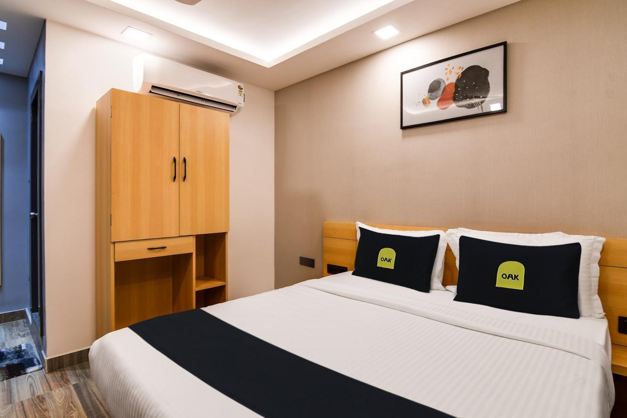 Super Townhouse Oak Sayhallo Ecstasy 布巴内什瓦尔 外观 照片
