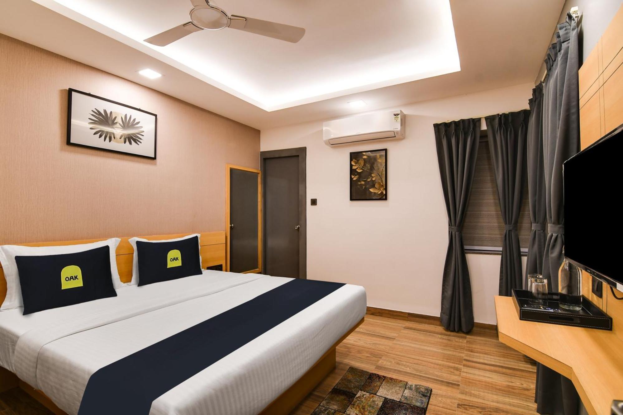Super Townhouse Oak Sayhallo Ecstasy 布巴内什瓦尔 外观 照片