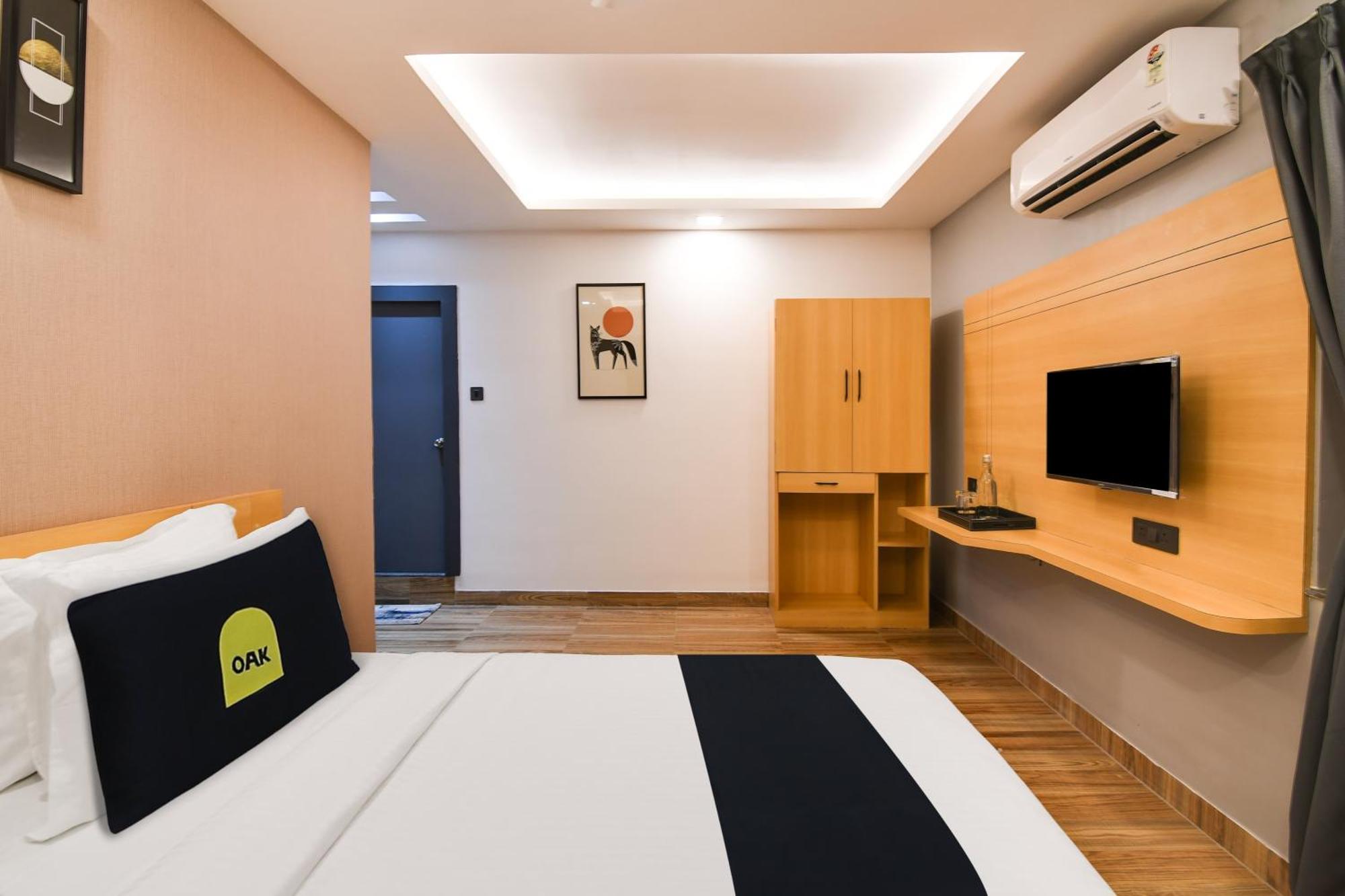 Super Townhouse Oak Sayhallo Ecstasy 布巴内什瓦尔 外观 照片