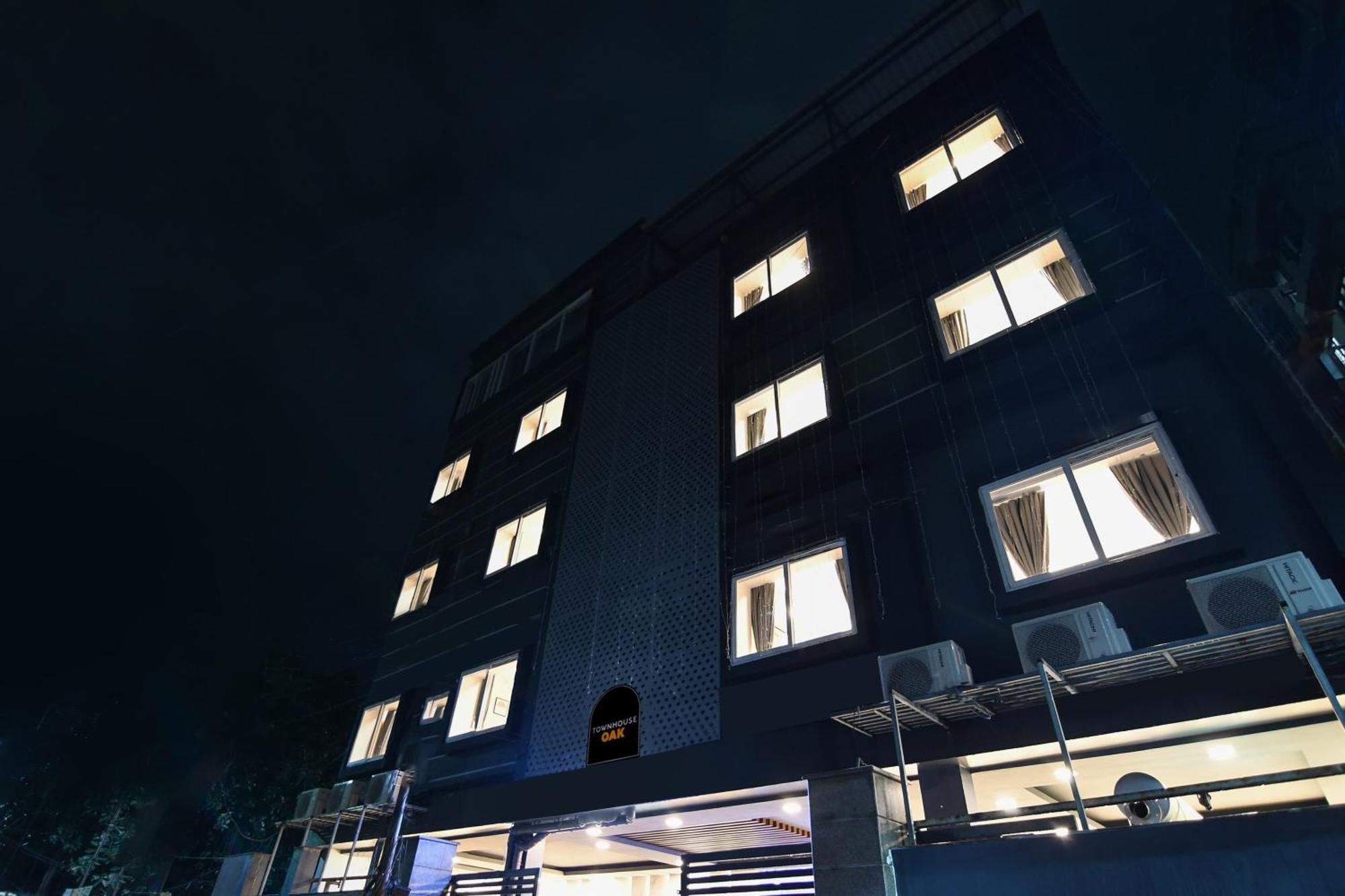 Super Townhouse Oak Sayhallo Ecstasy 布巴内什瓦尔 外观 照片