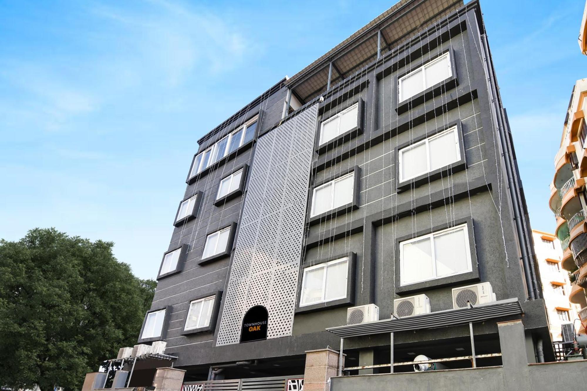 Super Townhouse Oak Sayhallo Ecstasy 布巴内什瓦尔 外观 照片